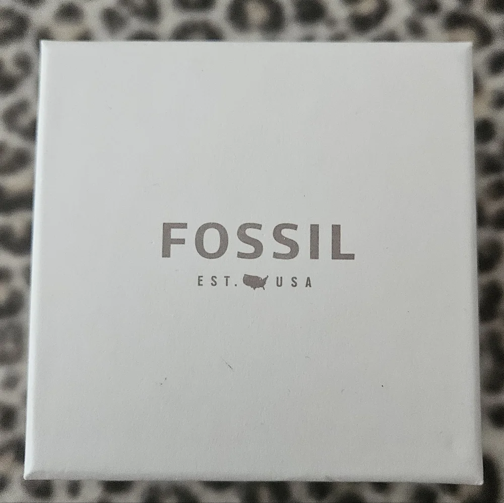 Fossil Solid White Cardboard Paper Packaging Watch Storage Box with Watch Pillow